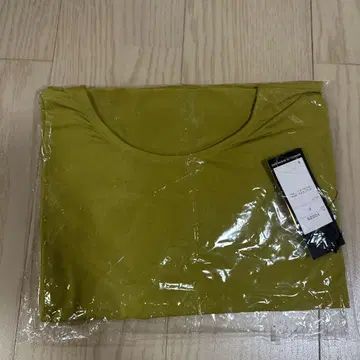 머스타드 컬러 긴팔T셔츠