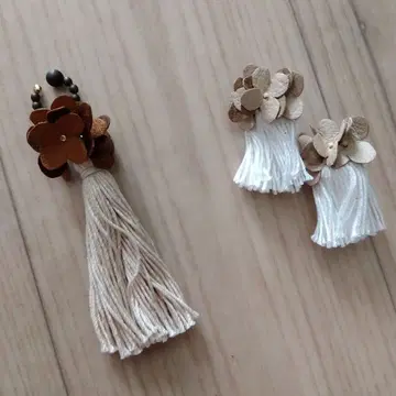 핸드메이드 작가님 가죽 꽃 태슬 이어커프 & 귀걸이 세트