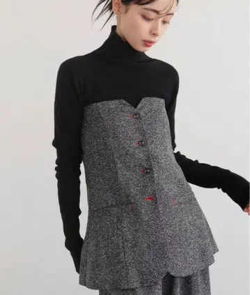베어탑 버튼 뷔스티에 LIAN