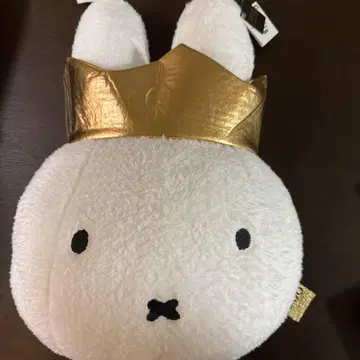 왕관 달린 하얀 토끼 봉제 인형