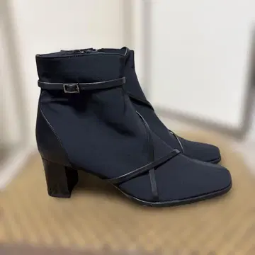 블랙 앵클부츠 중간 힐