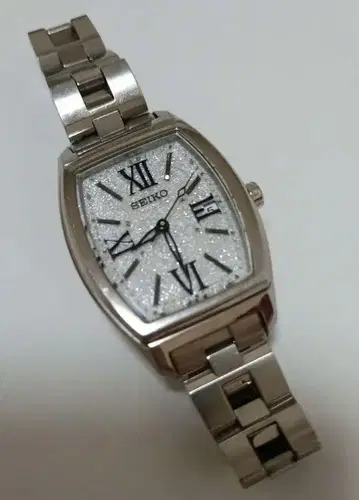 SEIKO 루키아 여성용 손목시계 전파 솔라 프로즌 화이트