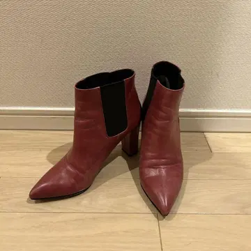 빨간색 가죽 사이드 고어 부츠 중간 굽