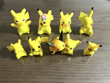포켓몬 피카츄 피규어 8체 묶음 판매