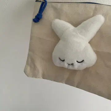 미피 70주년 나인체 마스코트 부착 미니 플랫 파우치