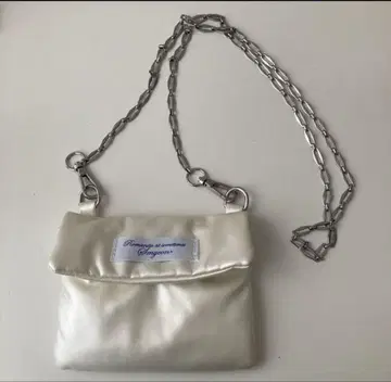 smyeon 스미 체인 컴팩트 립 파우치 화이트