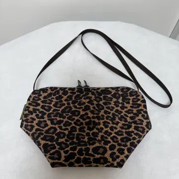 새상품급 에르베샤 펠리에 2885F 팬서 토프 나일론 보트형 숄더백