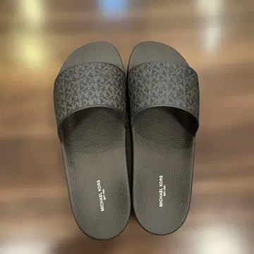 마이클코어스 샌들