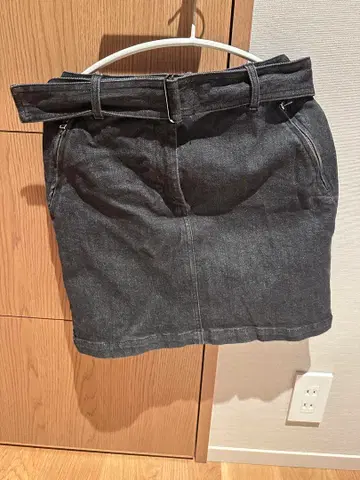 MAVIMOON 다크 그레이 미니 스커트 벨트 포함