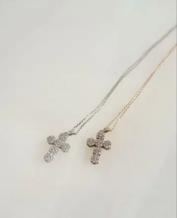 Yilon 목걸이 BIJOU CROSS NECKLACE