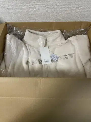 AM1473 Mary logo fleece jacket