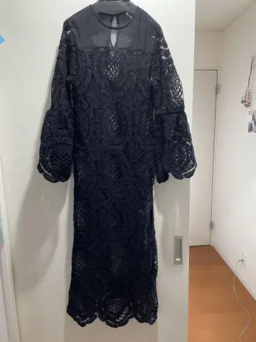 AMERI vintage 블랙 레이스 플레어 소매 원피스