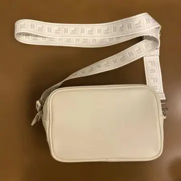 BTS 콜라보 숄더백 FILA