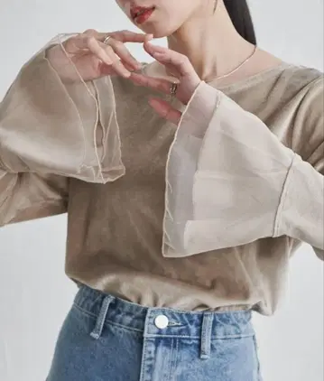 [새상품] 플레어튤 벨로아 풀오버 L