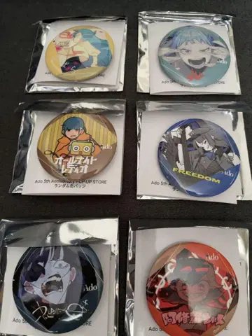 Ado 5th Anniversary POPUP-STORE 랜덤 캔뱃지