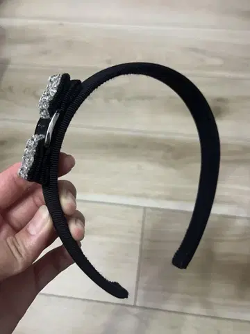 페라가모 머리띠 실버