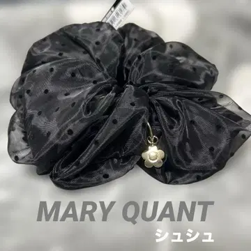 택 포함 새상품. MARY QUANT 데이지가 달린 럭셔리 스크런치