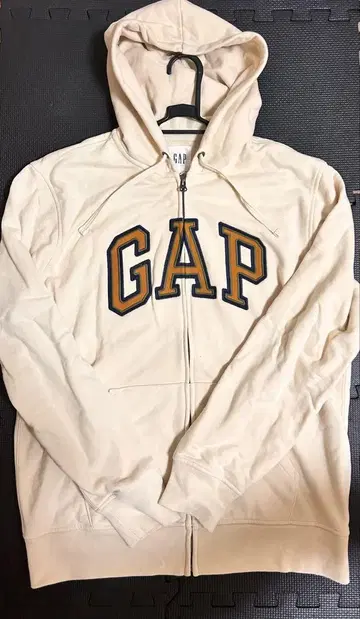 GAP 지퍼 후드티 베이지