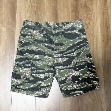 united arrows 타이거 카모 카고 숏팬츠 M