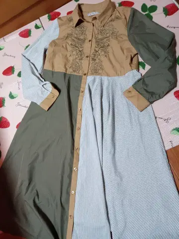 이즈스칼라 자수 카키 베이지 롱 원피스
