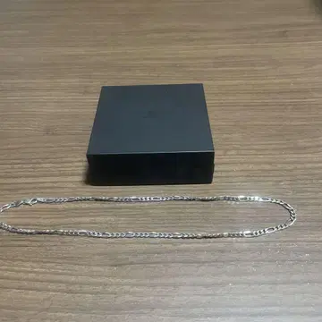 톰우드의 피가로 체인 목걸이입니다