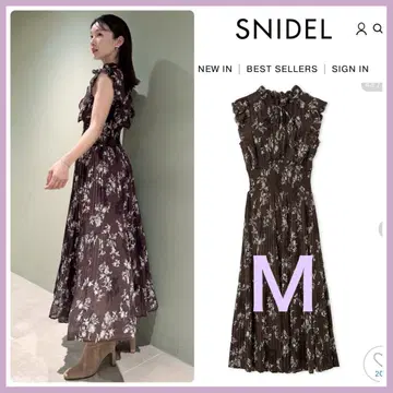 완판 색상 신상 새상품 SNIDEL 프린트 플리츠 셔링 원피스 사이즈 1