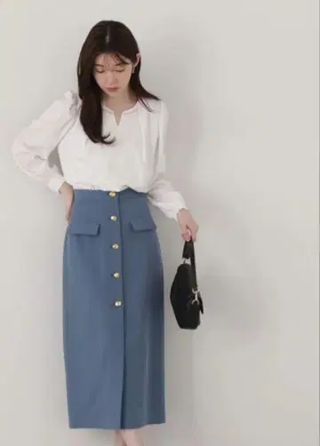 프론트 버튼 플랩 타이트 스커트 블루