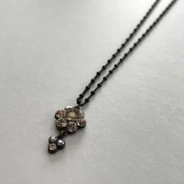 ORLY ZEELON Isuraeru jewelry necklace