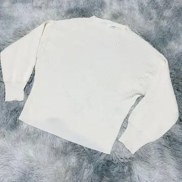 a.v.v 아베베 아이보리 리브 긴팔 니트