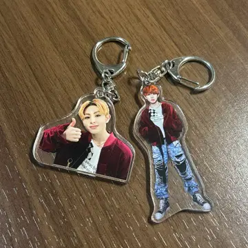 에이큐 아크릴 키링 2개