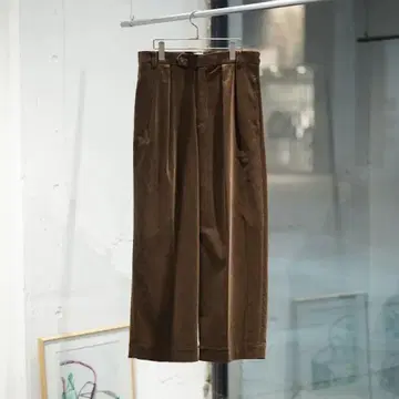 BISOWN 코듀로이 2턱 와이드 트라우저 사이즈 4