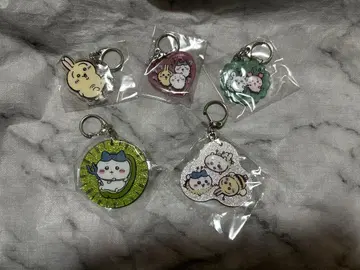 치이카와 (먼작귀) 아크릴 키링 토끼 하치와레 모몽가 카니짱 벌들