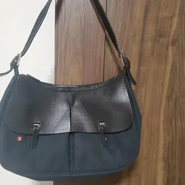 BALLY 숄더백