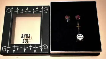 [ 새상품급 ] ANNA SUI 나이트메어 비포어 크리스마스 귀걸이
