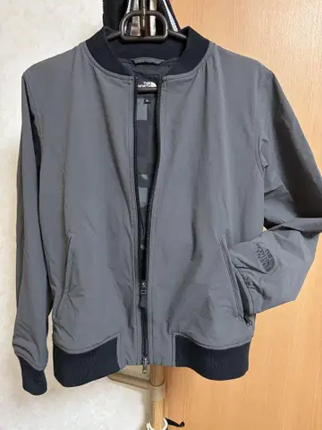 THE NORTH FACE MA-1 나일론 자켓
