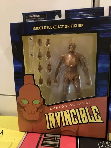 Invincible 로봇 디럭스 액션 피규어 미개봉