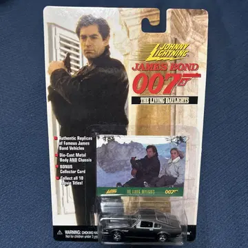 조니 라이트닝 007 리빙 데이라이츠 애스턴 마틴