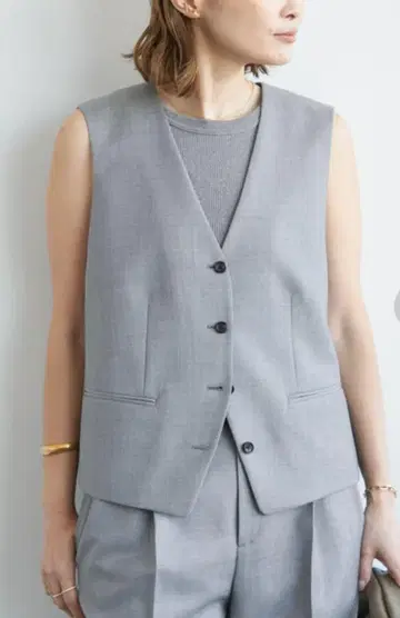 24SS VICTORIAN SURGE VEST
