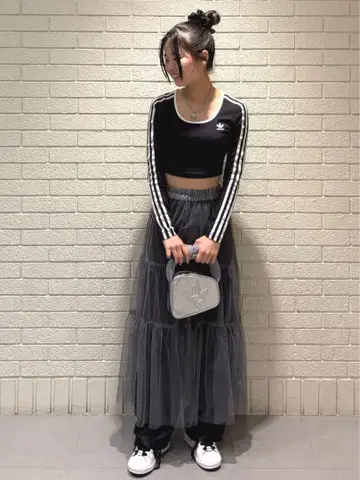 쓰리스트라이프 긴팔 크롭T셔츠