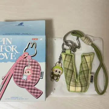 러브브 POP MART PIN FOR LOVE PENDANT V