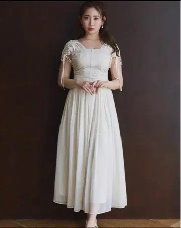 herlipto Nuage Airy Dress