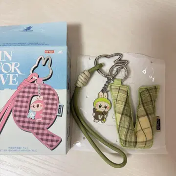 러브브 POP MART PIN FOR LOVE PENDANT V