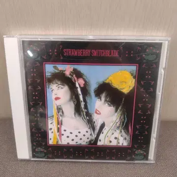 Strawberry Switchblade CD 일본반 가사, 라이너 포함