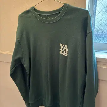 VARIEGATOR 트레이닝복
