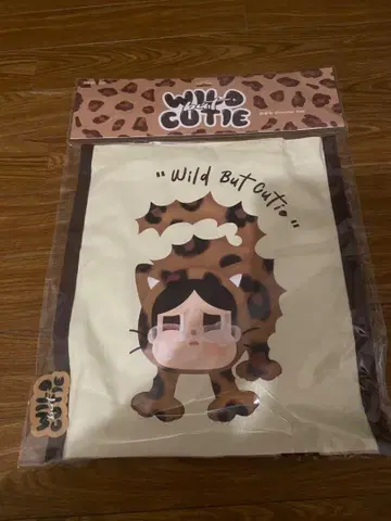 [ 정품 ] Wild but CUTIE 토트백 러브럽 CRYBABY