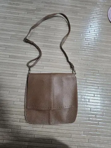 소가죽 숄더백