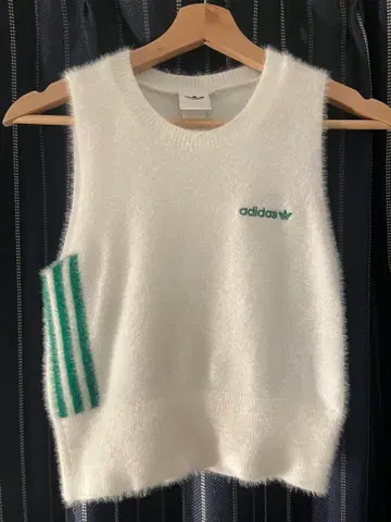 adidas 플러피 니트 베스트