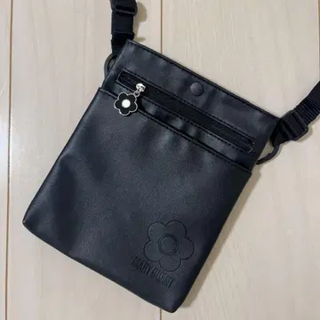마리콴트 참 포함 인조 가죽 2WAY 파우치 MARY QUANT