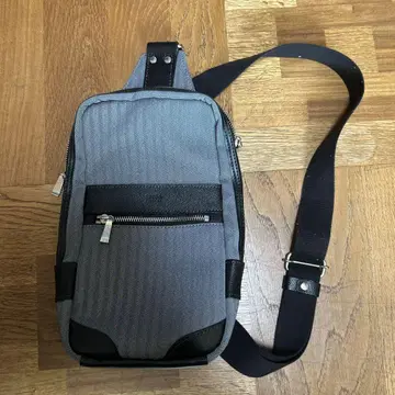 다케오 키쿠치 숄더백