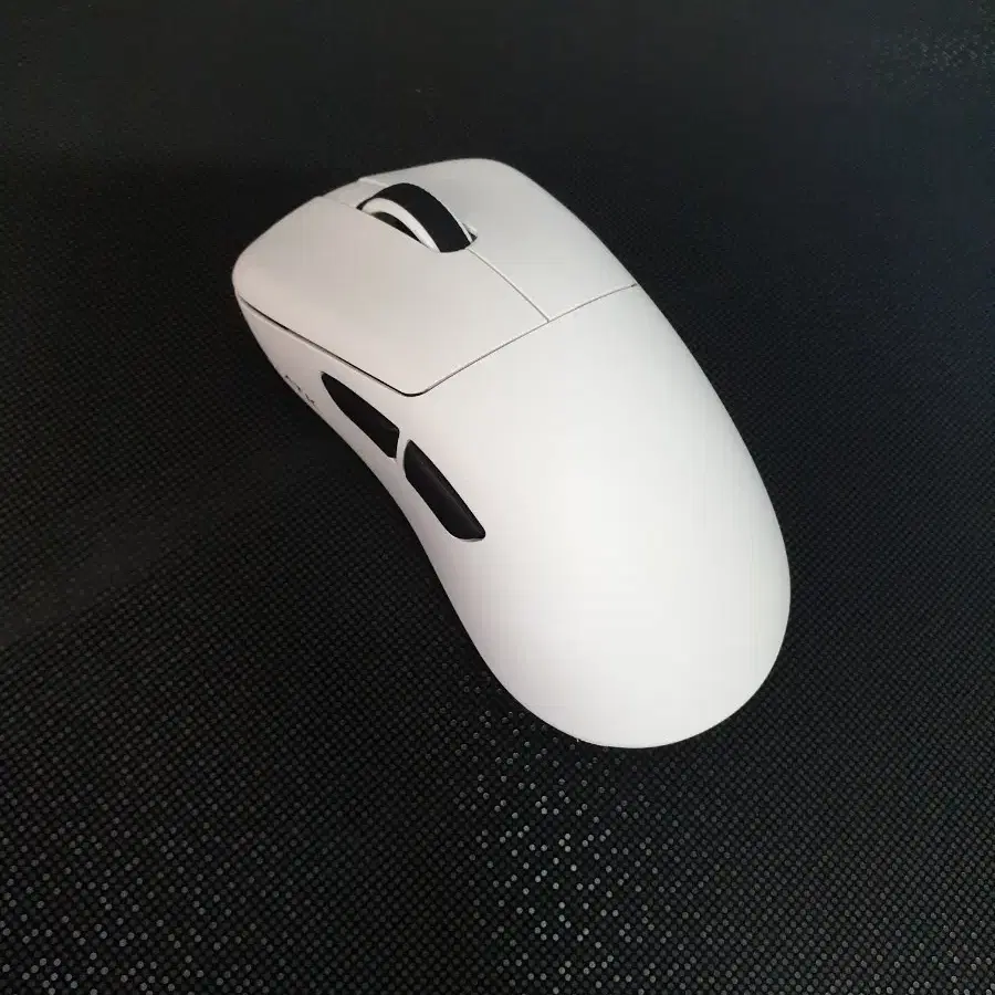 pwnage trinity cf ホワイト PWNAGE Trinity CF Carbon Fiber Symm 37g Gaming Mouse